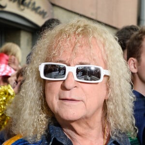 Michel Polnareff, sa compagne Danyellah et leur fils Louka - Le chanteur français Michel Polnareff fête son 72e anniversaire en présence des danseuses du Moulin-Rouge. © Coadic Guirec / Bestimage