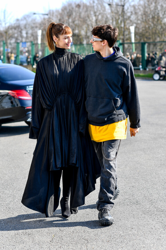 Exclusif - Louise Bourgoin - Sorties du défilé Balenciaga Automne/Hiver 2022/2023 lors de la Fashion Week de Paris au Bourget à Paris, le 6 mars 2022. © Da Silva-Perusseau/Bestimage
