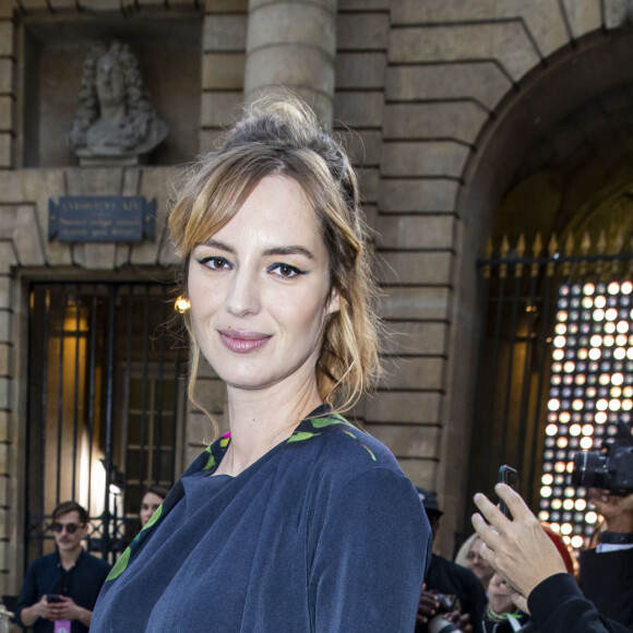 Louise Bourgoin enceinte au défile L'Oreal Paris 2019 à la Monnaie de Paris le 28 septembre 2019 pendant la fashion week. © Olivier Borde / Bestimage