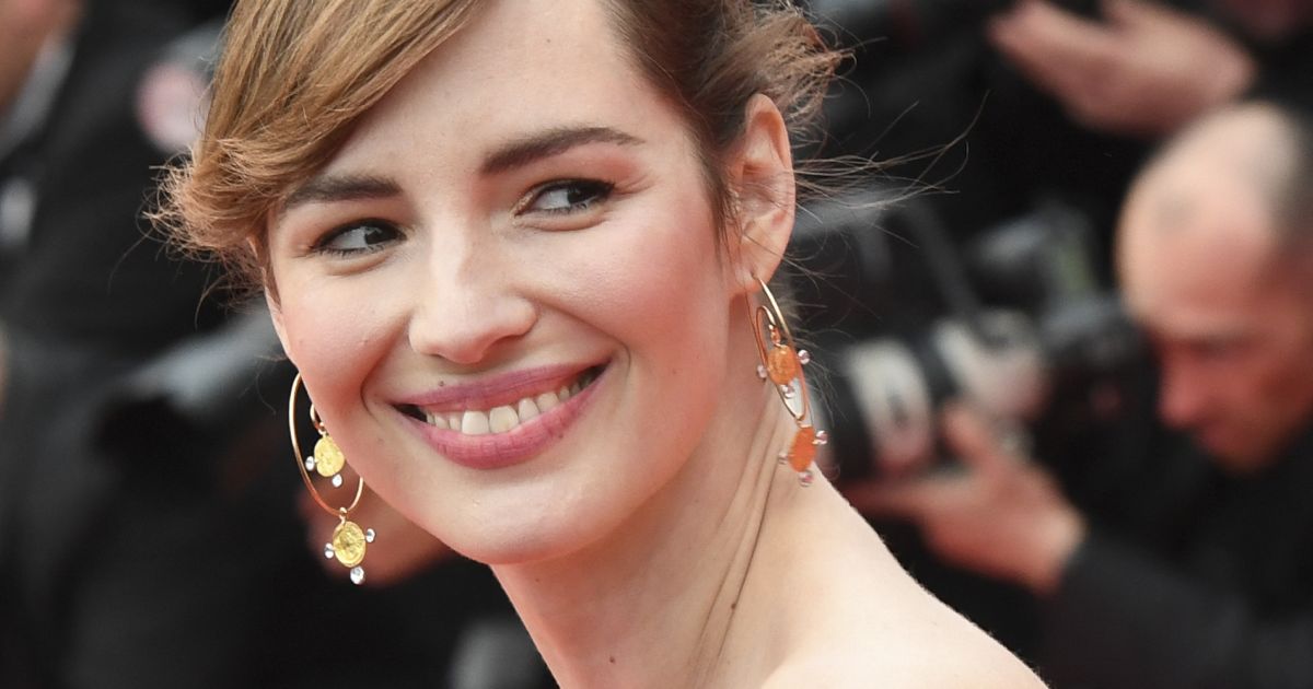 Louise Bourgoin à La Première De The Dead Dont Die Lors De Louverture Du 72e Festival 