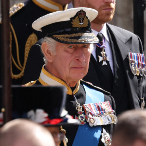 Le roi Charles III d'Angleterre, le prince Harry, duc de Sussex - Sorties du service funéraire à l'Abbaye de Westminster pour les funérailles d'Etat de la reine Elizabeth II d'Angleterre. Le 19 septembre 2022.