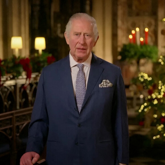 Captures d'écran de la première allocution de Noël du roi Charles III le 25 décembre 2022. 