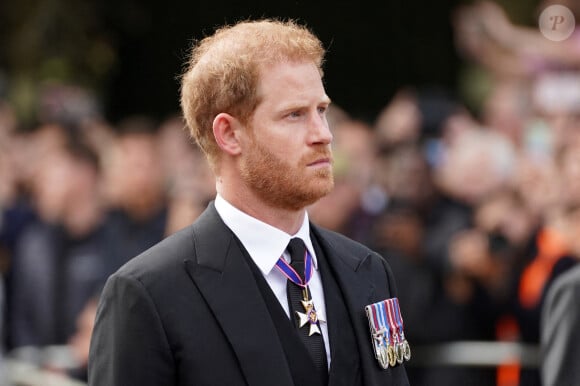 Le prince Harry, duc de Sussex - Procession cérémonielle du cercueil de la reine Elisabeth II du palais de Buckingham à Westminster Hall à Londres, Royaume Uni, le 14 septembre 2022. 