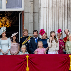 La princesse Beatrice d'York, la princesse Eugenie d'York, Camilla Parker Bowles, duchesse de Cornouailles, Kate Catherine Middleton, duchesse de Cambridge, Meghan Markle, duchesse de Sussex, le prince Harry, duc de Sussex, duc de Sussex, Peter Phillips, Autumn Phillips, Isla Phillips, Savannah Phillips, le prince George, Lady Helen Taylor et ses filles Eloise et Estella, le duc Edward de Kent - Les membres de la famille royale britannique lors du rassemblement militaire "Trooping the Colour" (le "salut aux couleurs"), célébrant l'anniversaire officiel du souverain britannique. Cette parade a lieu à Horse Guards Parade, chaque année au cours du deuxième samedi du mois de juin. Londres, le 9 juin 2018.