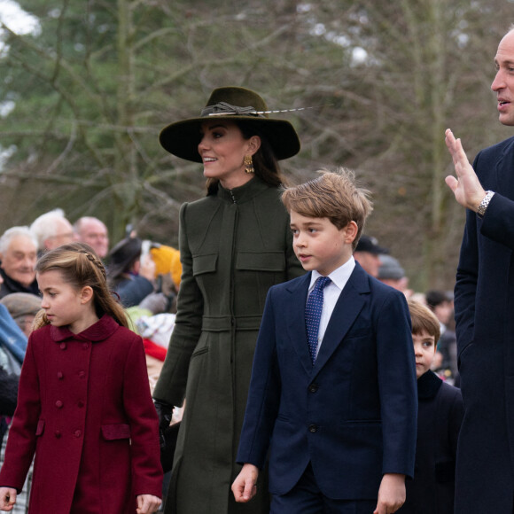 La famille royale d'Angleterre assiste au service religieux de Noël à l'église St Mary Magdalene à Sandringham, Norfolk le 25 décembre 2022. 