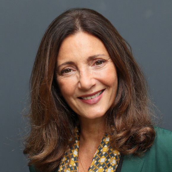 Exclusif - Valerie Karsenti, comédienne et membre du jury du festival, pose à l'occasion du Festival International du film de Saint-Jean-de-Luz, France, le 6 octobre 2022. © Patrick Bernard/Bestimage 