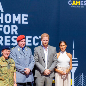 Le prince Harry, duc de Sussex et Meghan Markle, duchesse de Sussex, arrivent à l'hôtel de ville pour l'événement Invictus Games Dusseldorf 2023 One Year to Go, à Düsseldorf, Allemagne, le 6 septembre 2022. 