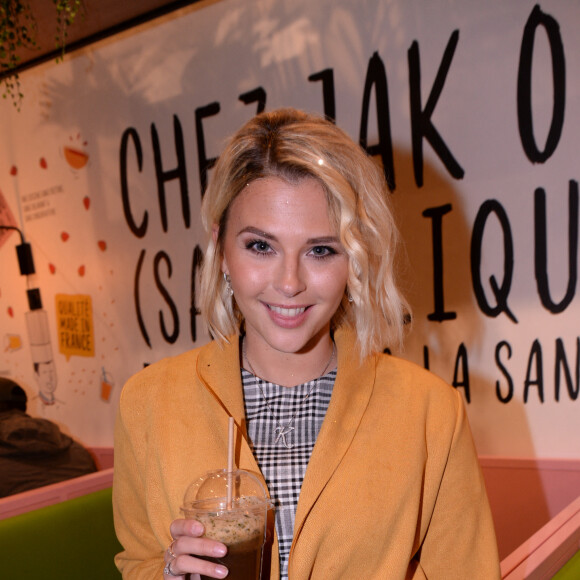 Kelly Vedovelli - Inauguration du nouveau restaurant de fast food healthy de K. Adams, le "Jak Healthy" au 24 rue de Rivoli dans le 4ème arrondissement à Paris, le 15 octobre 2019. © Rachid Bellak/Bestimage 