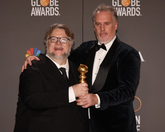 Guillermo del Toro et Mark Gustafson - 80e cérémonie des Golden Globes, au "Beverly Hilton" à Los Angeles, le 10 janvier 2023.