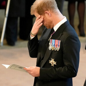 Le prince Harry, duc de Sussex, Meghan Markle, duchesse de Sussex - Intérieur - Procession cérémonielle du cercueil de la reine Elisabeth II du palais de Buckingham à Westminster Hall à Londres. Le 14 septembre 2022 