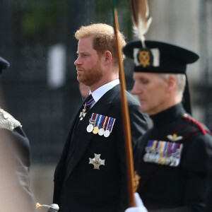 Le prince Harry, duc de Sussex - Sorties du service funéraire à l'Abbaye de Westminster pour les funérailles d'Etat de la reine Elizabeth II d'Angleterre, à Londres, Royaume Uni, le 19 septembre 2022. 