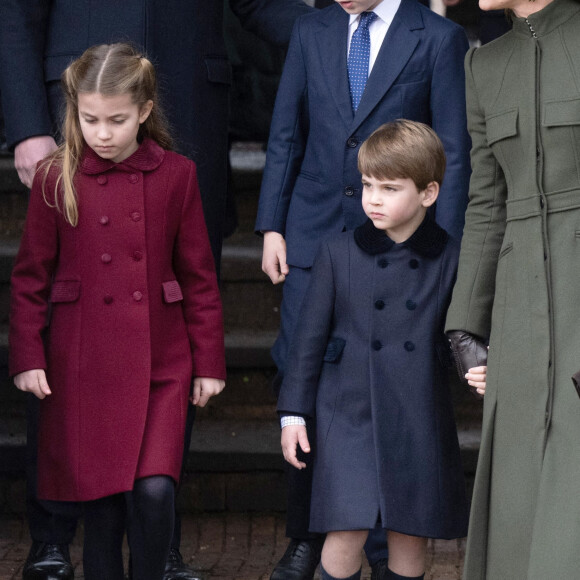 Catherine (Kate) Middleton, princesse de Galles, le prince George de Galles, la princesse Charlotte de Galles, et le prince Louis de Galles - La famille royale d'Angleterre assiste au service religieux de Noël à l'église St Mary Magdalene à Sandringham, Norfolk, Royaume Uni, le 25 décembre 2022.