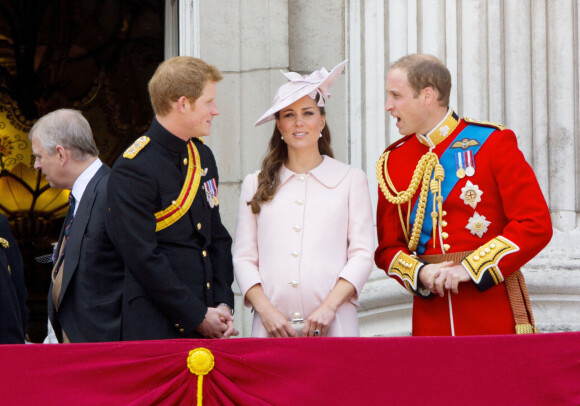 Le prince Harry, duc de Sussex, Le prince William, duc de Cambridge, et Catherine (Kate) Middleton, duchesse de Cambridge, assistent au défilé Trooping the Colour à Londres 