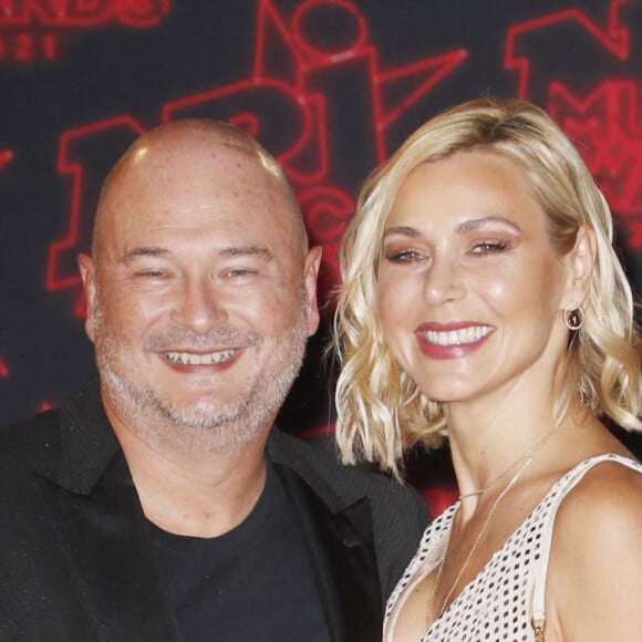 Sébastien Cauet et sa compagne Nathalie Dartois lors de la 23ème édition des NRJ Music Awards 2021 au Palais des Festivals de Cannes, le 20 novembre 2021. © Christophe Aubert via Bestimage