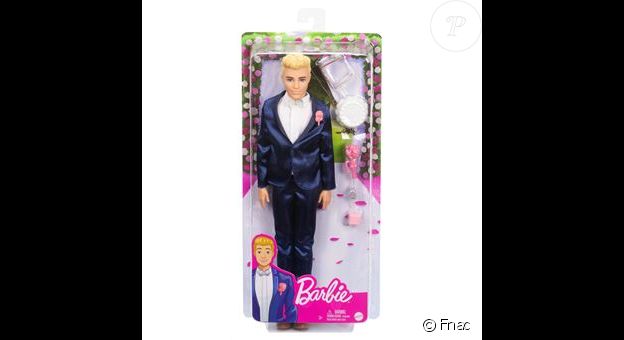 Kern va enfin épouser Barbie dans un superbe costume avec cette poupée Ken marié de Barbie