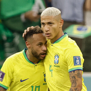 Neymar Jr. et Richarlison - Match de football de la Coupe du Monde de la FIFA, Qatar 2022 : Groupe G - Le Brésil remporte la victoire face à la Serbie (2-0) à Lusail au Qatar le 24 novembre 2022.