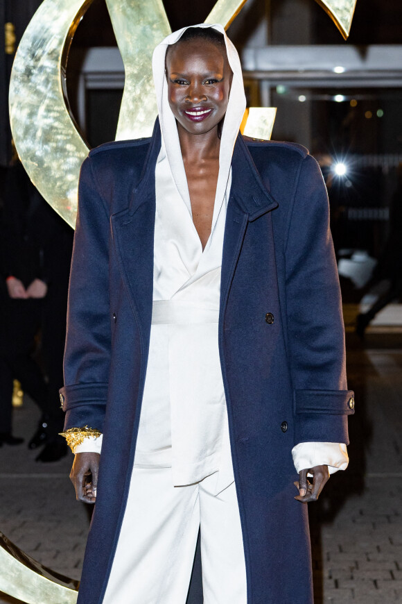 Alek Wek - Défilé Saint Laurent Homme Automne-Hiver 2023-2024 lors de la Fashion Week à Paris le 17 janvier 2022. © Olivier Borde/Bestimage 