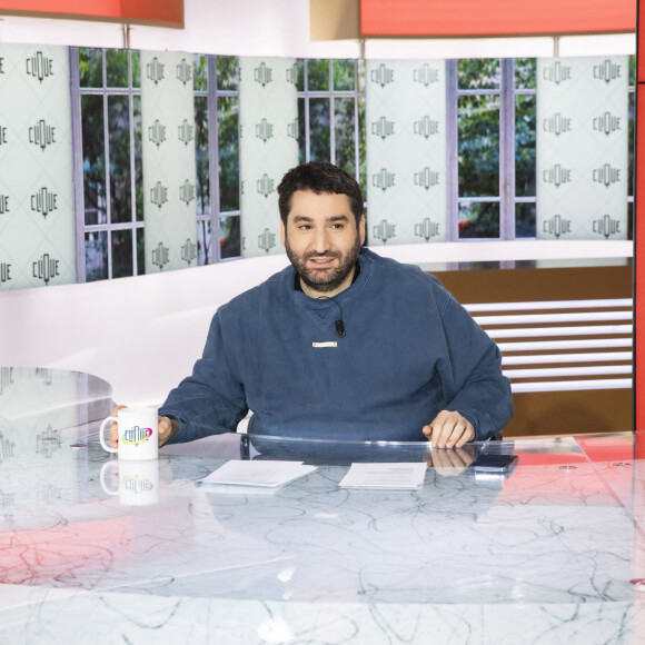 Exclusif - Mouloud Achour - Enregistrement de l'émission " Clique ", présentée par M.Achour et diffusée à partir du 11 décembre 2021 sur Canal+ en clair, à Paris. Le 9 décembre 2021 © Jack Tribeca / Bestimage