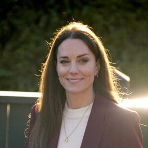 Catherine (Kate) Middleton, princesse de Galles, arrive à une réception pour l'équipe de la Ligue anglaise de rugby en fauteuil roulant en reconnaissance de son succès lors de la récente coupe du monde de la Ligue de rugby, dans la salle du jardin, au Hampton court Palace, à Londres, Royaume Uni, le 19 janvier 2023. 