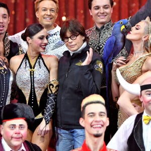 La princesse Stéphanie de Monaco a posé entourée par Elisa Cussadie et son ara, Alex Giona et ses chevaux, la troupe Bingo, les clowns Equivokee et Petit Gougou en Monsieur Loyal durant le photocall de lancement du 45eme Festival International du Cirque de Monte Carlo sous le chapiteau Fontvieille à Monaco, le 19 janvier 2023.  © Bruno Bebert/Bestimage 