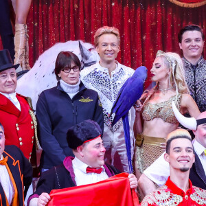 La princesse Stéphanie de Monaco a posé entourée par Elisa Cussadie et son ara, Alex Giona et ses chevaux, la troupe Bingo, les clowns Equivokee et Petit Gougou en Monsieur Loyal durant le photocall de lancement du 45eme Festival International du Cirque de Monte Carlo sous le chapiteau Fontvieille à Monaco, le 19 janvier 2023. © Claudia Albuquerque/Bestimage 