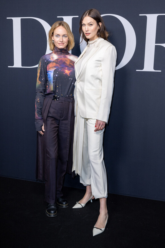 Amber Valletta et Karlie Kloss - Photocall du défilé Dior lors de la Fashion Week Homme automne-hiver 2023/24 de Paris, France, le 20 janvier 2023. © Olivier Borde/Bestimage 