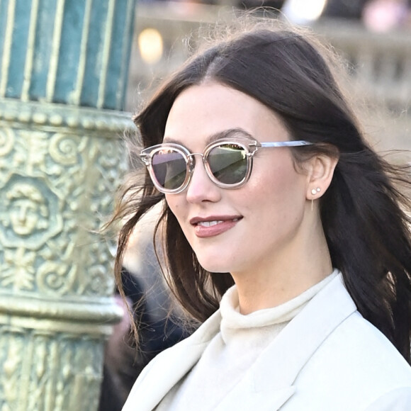 Karlie Kloss - Arrivées au défilé Dior lors de la Fashion Week Homme automne-hiver 2023/24 de Paris, France, le 20 janvier 2023. © Federico Pestellini/Panoramic/Bestimage 