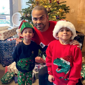 Tony Parker et ses fils Liam et Josh en décembre 2020.