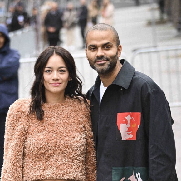 Tony Parker et sa compagne Alizé Lim - Arrivées au défilé prêt-à-porter printemps-été 2023 "Stella McCartney" lors de la fashion week de Paris le 3 octobre 2022. © JB Autissier / Panoramic / Bestimage 