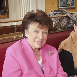 Roselyne Bachelot, Catherine Mathivat - C.Mathivat, présidente des "Deux Magots", reçoit pour le nouveau rendez-vous de l'établissement, "Déjeuner Beauvoir" à Paris le 15 décembre 2022. © Jack Tribeca / Bestimage