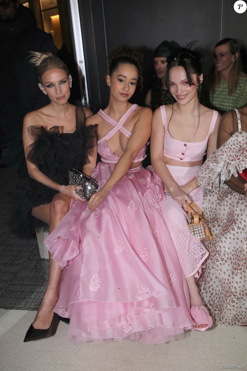Leonie Hanne, Léna Mahfouf (Léna Situations) et Lola Le Lann - Défilé