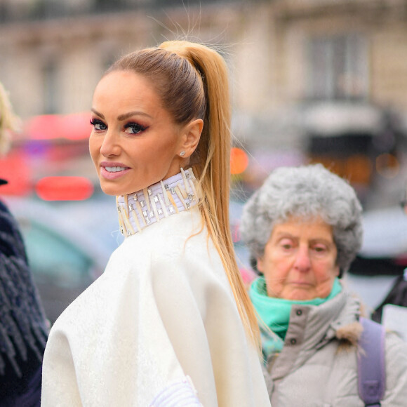 Exclusif - Adriana Karembeu - Défilé de mode Haute-Couture Stéphane Rolland au Théâtre National de Chaillot, lors de la Fashion Week printemps-été de Paris, le 24 janvier 2023. © Pierre Perusseau/Bestimage