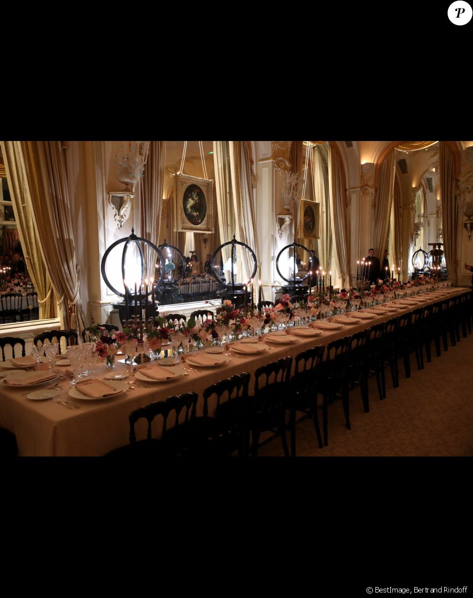 Décors de la table avec les bijoux exposés - Dîner privé pour célébrer la Collection Haute Joaillerie de Gucci à l'Hôtel Ritz dans le cadre de la Fashion Week de Paris, France, le 24 Janvier 2023. © Bertrand Rindoff / Bestimage