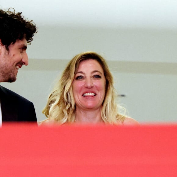 Louis Garrel, Valeria Bruni Tedeschi - Descente des marches du film "Les Amandiers (Forever Young)" lors du 75ème Festival International du Film de Cannes, le 22 mai 2022. © Dominique Jacovides / Bestimage 