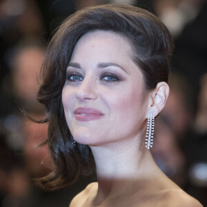 Marion Cotillard - Descente des marches du film "Juste la fin du monde" lors du 69ème Festival International du Film de Cannes. Le 19 mai 2016. © Olivier Borde-Cyril Moreau/Bestimage