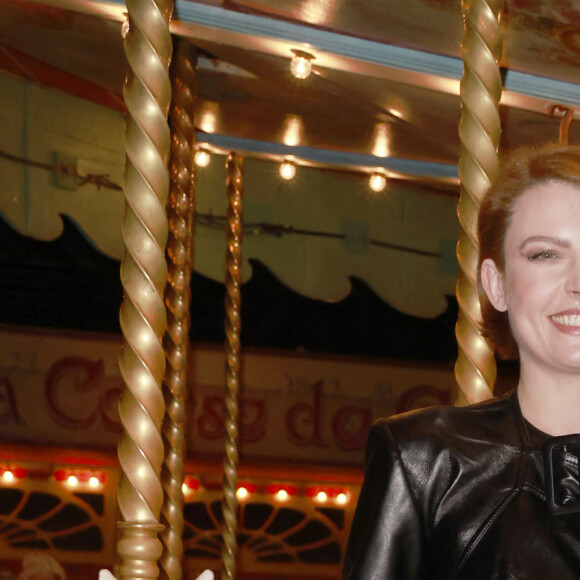 Elodie Frégé lors de la soirée de remise des trophées des Révélations Séries Mania à Paris au Musée des Arts Forains le 21 novembre 2022. © Christophe Aubert via Bestimage