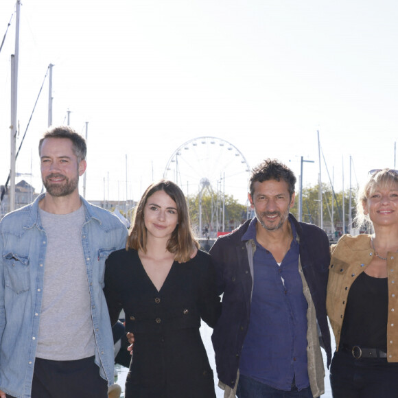 Xavier Deluc, Emmanuel Moire, Clémence Lassalas, Kamel Belghazi, Julie Debazac, Charlotte Gaccio, Ingrid Chauvin, Alexandre Brasseur DEMAIN NOUS APPARTIENT Le festival de fiction TV de La Rochelle samedi 17 septembre 2022. © Christophe Aubert via Bestimage