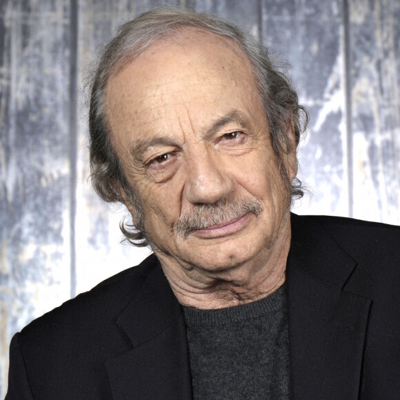 Exclusif - Portrait de Patrick Chesnais à Paris, le 9 janvier 2023. © Cédric Perrin/Bestimage