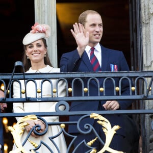 Le Prince William, Catherine Kate Middleton, la duchesse de Cambridge - Au balcon de l'Hôtel de ville de Mons, à l'occasion du centième anniversaire de la première guerre mondiale à Mons en Belgique le 4 août 2014. 