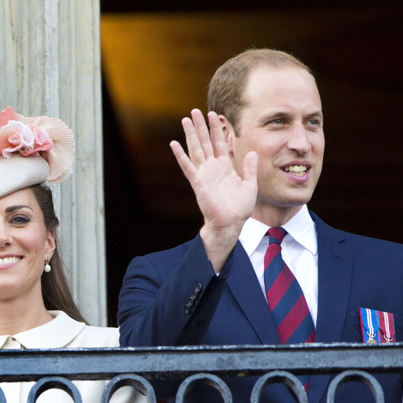 Le Prince William, Catherine Kate Middleton, la duchesse de Cambridge - Au balcon de l'Hôtel de ville de Mons, à l'occasion du centième anniversaire de la première guerre mondiale à Mons en Belgique le 4 août 2014. 