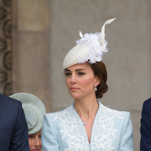 Le prince Harry, Kate Catherine Middleton, duchesse de Cambridge, et le prince William - La famille royale d'Angleterre lors de la messe à la cathédrale St Paul de Londres pour le 90ème anniversaire de la reine Elisabeth II d'Angleterre. Le 10 juin 2016 
