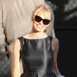 Pamela Anderson arrive à l'émission "Jimmy Kimmel Live!" à Los Angeles, le 31 janvier 2023.