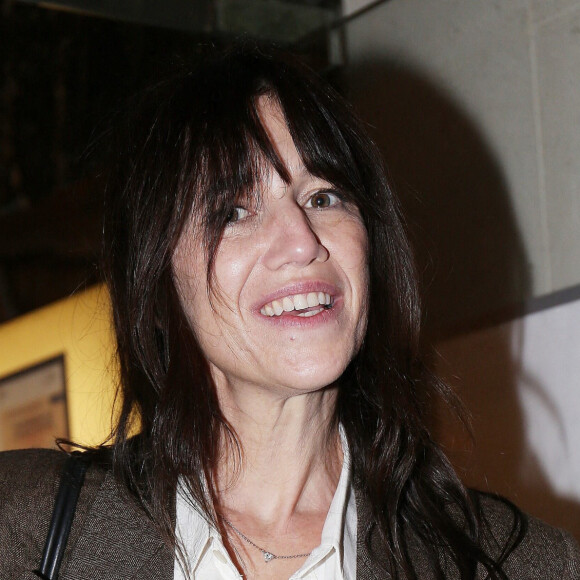 Exclusif - Charlotte Gainsbourg arrive à la présentation de son documentaire "Jane par Charlotte" au cinéma Le Balzac à Paris le 5 janvier 2022. © Panoramic / Bestimage 