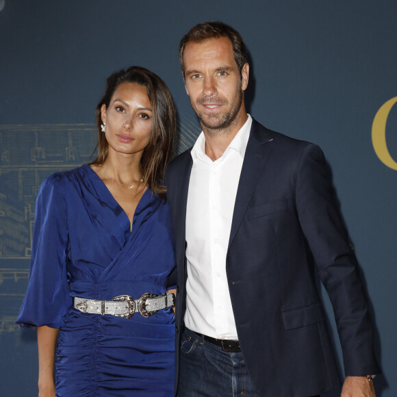 Richard Gasquet et Clémentine - Soirée de gala "Coeur Central" au profit de Terre d'Impact fonds de dotation de la FFT et de l'association Fête le Mur sur le Court Central Philippe Chatrier à Roland Garros, Paris le 5 juillet 2022. © Marc Ausset-Lacroix/Bestimage
