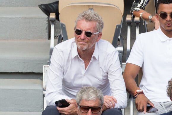 Denis Brogniart - Les célébrités dans les tribunes lors des Internationaux de France de Tennis de Roland Garros 2022, le 27 mai 2022. © MPP / Bestimage 
