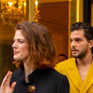 Exclusif - Kit Harington et sa femme Rose Leslie à la sortie de l'hôtel Le Bristol Paris lors de la Fashion Week de Paris, France, le 19 janvier 2023.