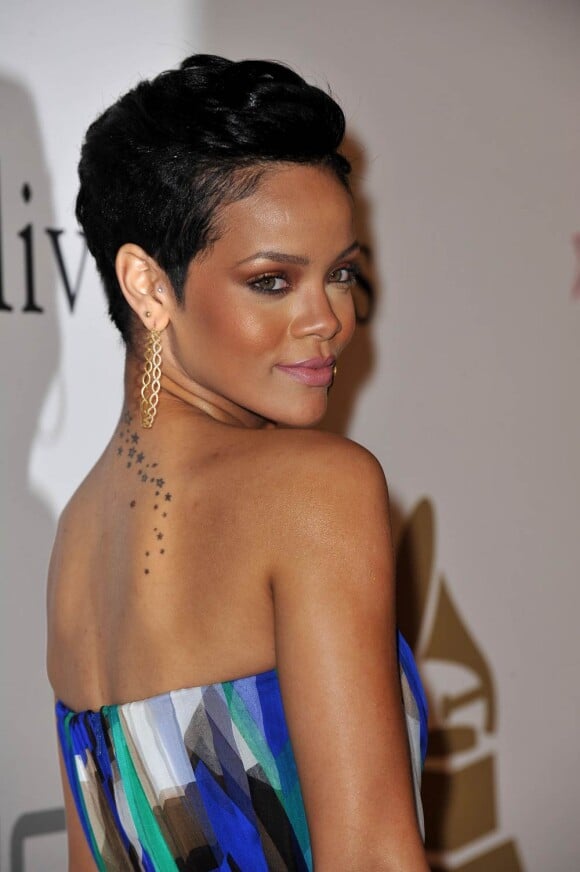 Rihanna : Sublime les cheveux courts, une beauté qui sait porter toutes les coupes de cheveux !