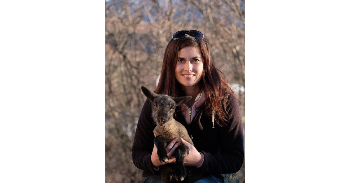 Aurélia (L'amour est dans le pré) en deuil et célibataire ? Elle fait