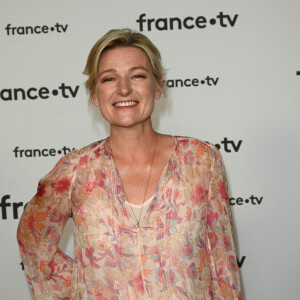 Anne-Élisabeth Lemoine au photocall pour la conférence de presse de rentrée de France TV à la Grande Halle de la Villette à Paris, France, le 6 juillet 2022. © Coadic Guirec/Bestimage