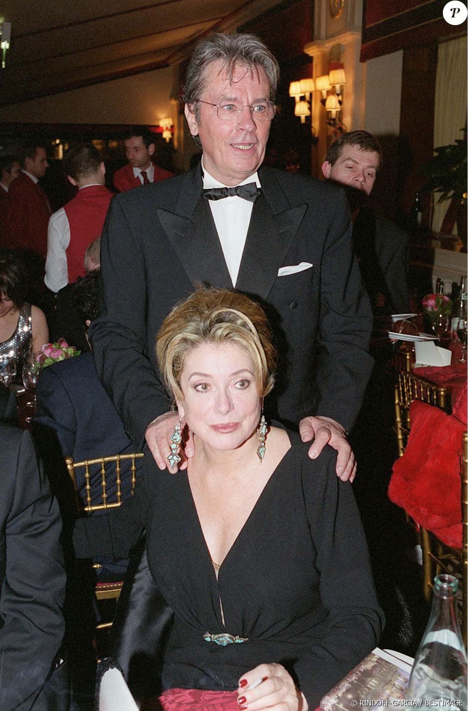 Alain Delon et Catherine Deneuve - Soirée au Fouquet's pour la 25ème ...